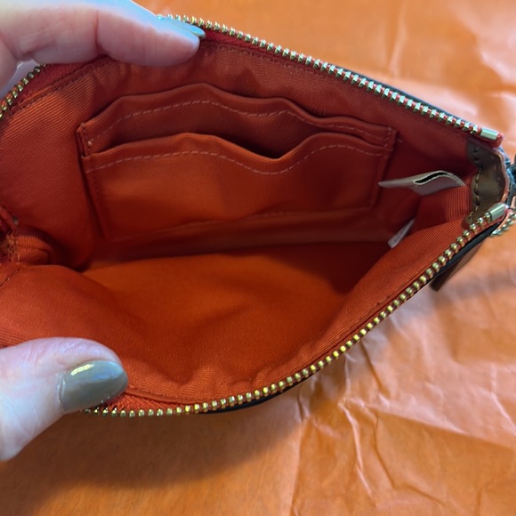 COACH Small Wristlet In Colorblock Signature Leather - Picture 6 of 7